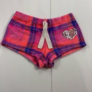 557. Em & Alfie Plaid Fleece Pajama Shorts with Heart Detail (S)